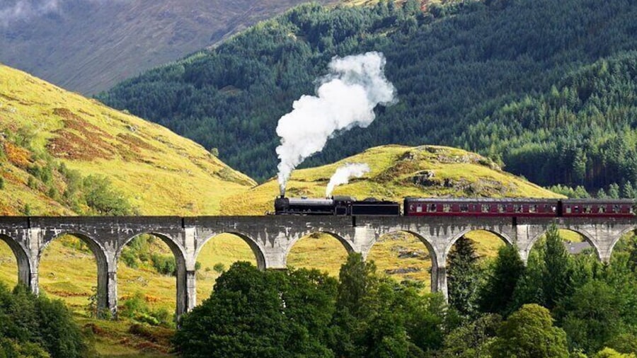 Glenfinnan Viaduct Glencoe Fort William Private Tour Glasgow