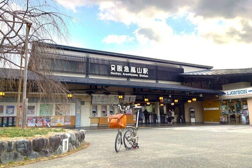 The meeting point is in front of Arashiyama Station on the Hankyu Railway.