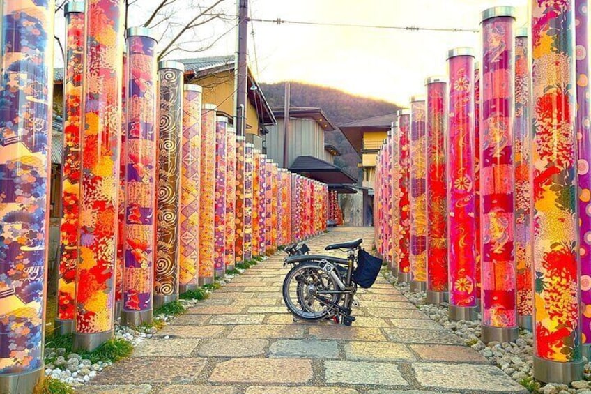 Kimono Forest is an art installation of 600 poles decorated in vibrant yuzen, which glow beautifully in the backlight.