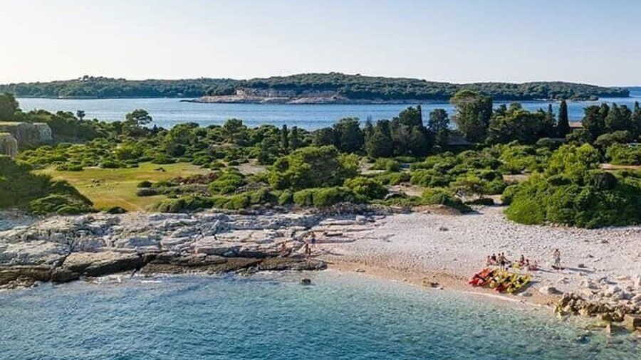 Kayaking to Island Saint Jerolim with snorkeling activitie
