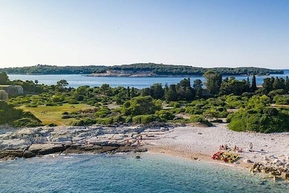 Kayaking to Island Saint Jerolim with snorkelling activitie