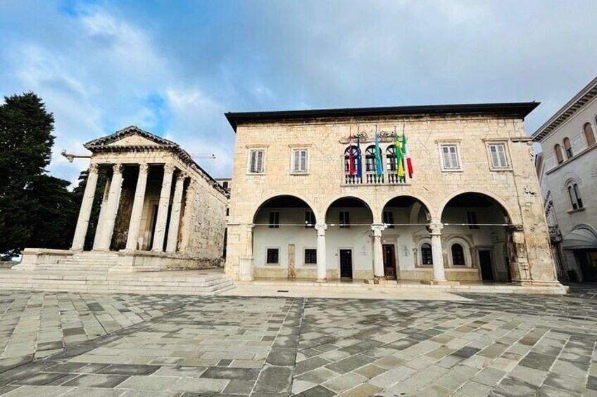 Guided Tour in Pula with Premium Ebikes