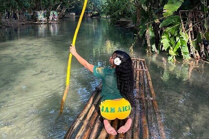 Bamboo Rafting & Limestone Foot Massage on the River