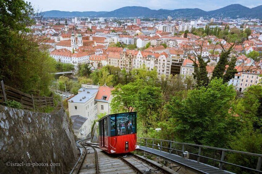 Private Day Tour Graz and Arnold Schwarzenegger Museum
