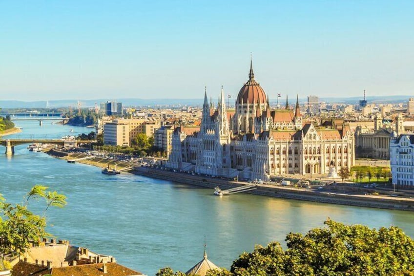 Budapest Danube River Cruise with Old Town Walking Tour