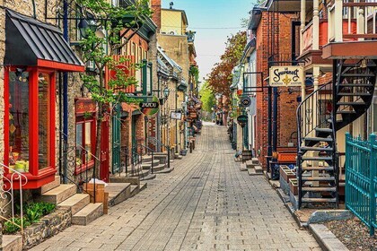 Private Guided Walking Tour of Quebec City with Funicular