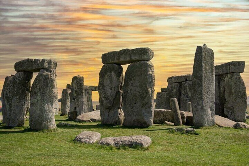 Bath and Stonehenge Private Luxury Day Tour From London