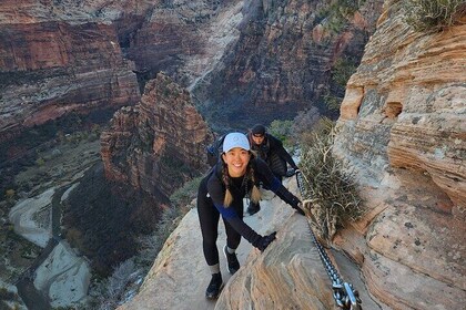 6 Hour Small Group Guided Angel's Landing Experience in Utah