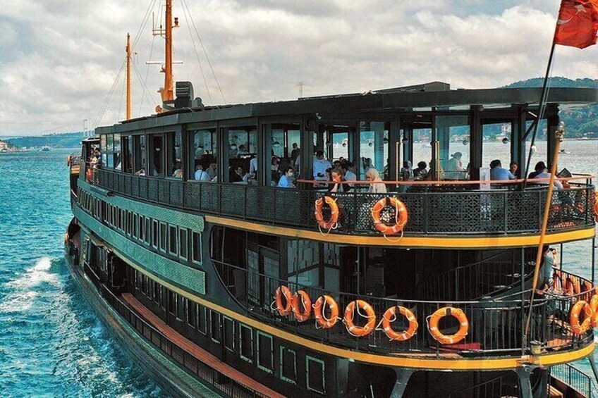 Private Golden Diner Cruise on the Bosphorus