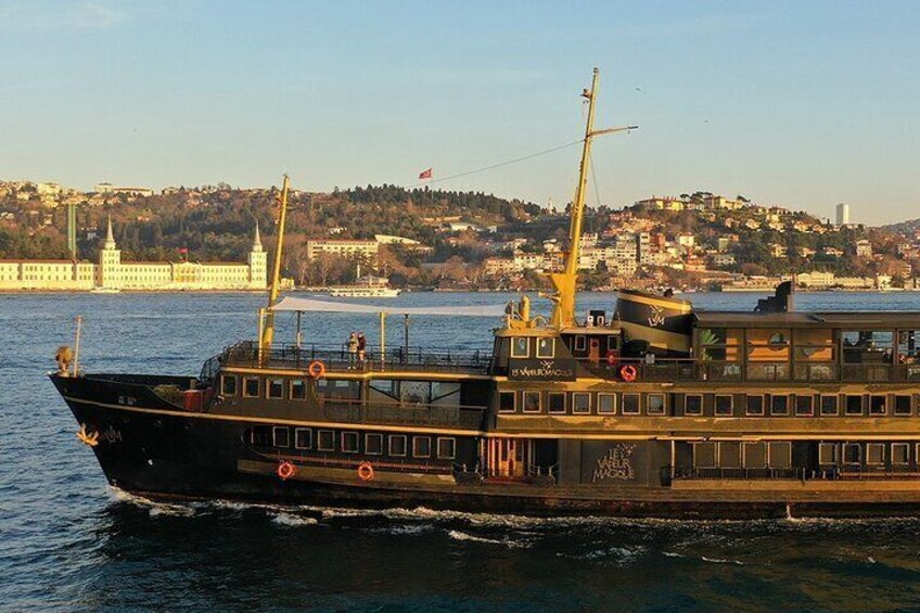 Private Golden Diner Cruise on the Bosphorus