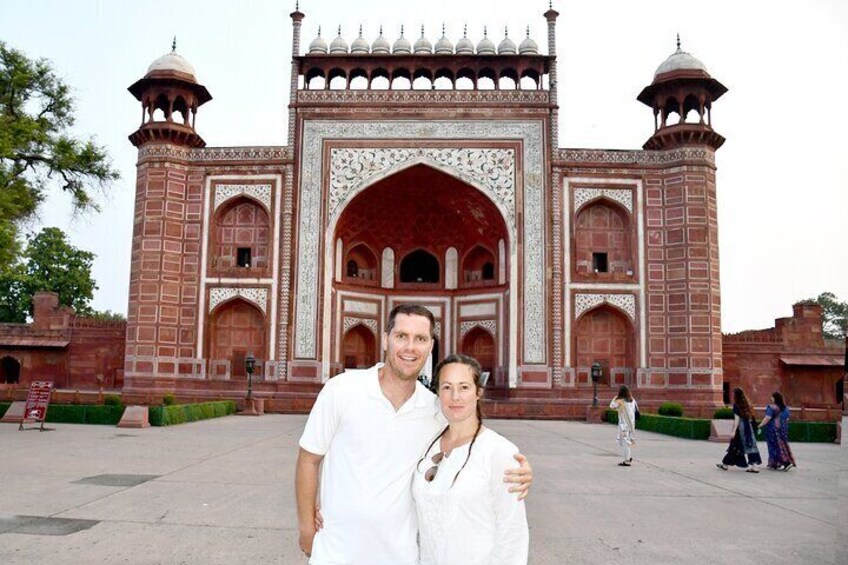 Taj Mahal & Agra Day Tour by Car with 5 Star Lunch from Delhi