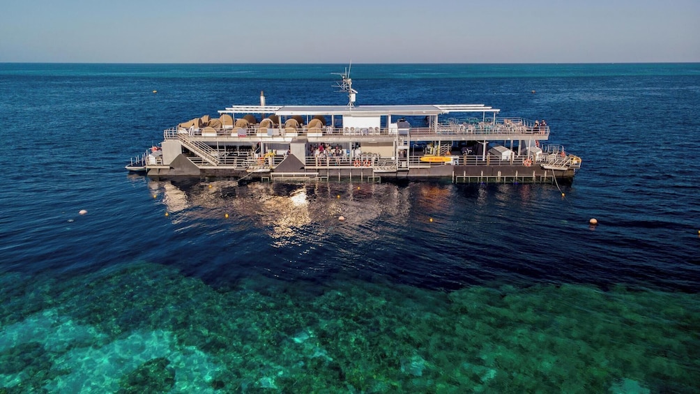 2-Day Great Barrier Reef Reefsuite Experience