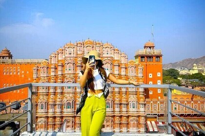 Private 2 Day Jaipur Heritage City Tour with Forts and Palaces