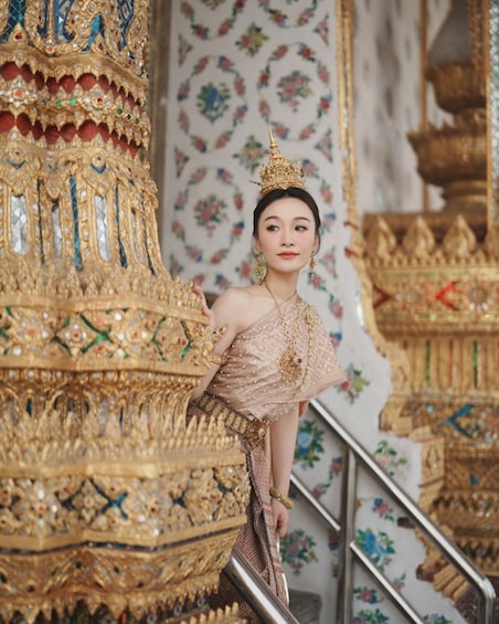 Bangkok: Thai Costume Rental with Makeup and Hair Experience