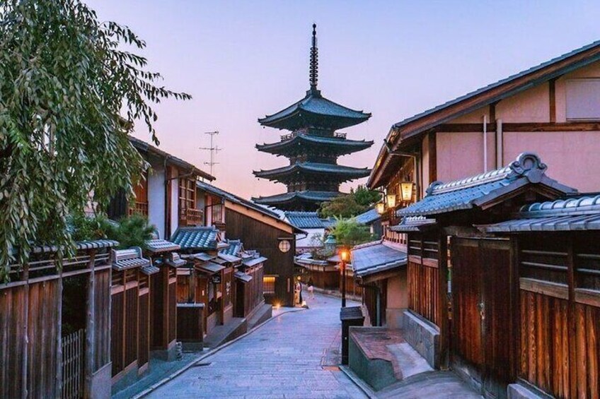 Yasaka Pagoda in Gion District