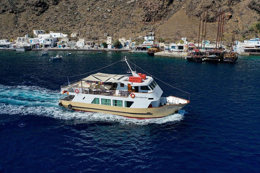 Picture 2 for Activity Tour Of Caldera Glass Bottom Boat