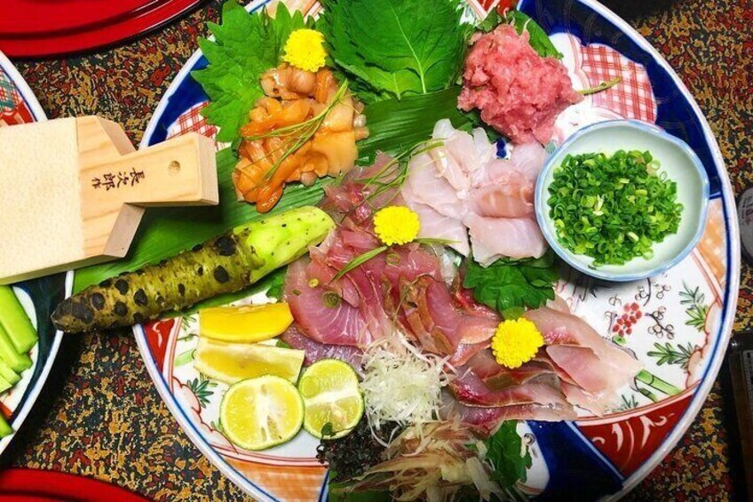 【Tuna、sea bream,and
other hand-rolled sushi ingredients】