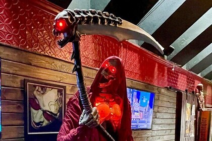 All-Inclusive Twilight Ghost Tour with a Boozy Twist