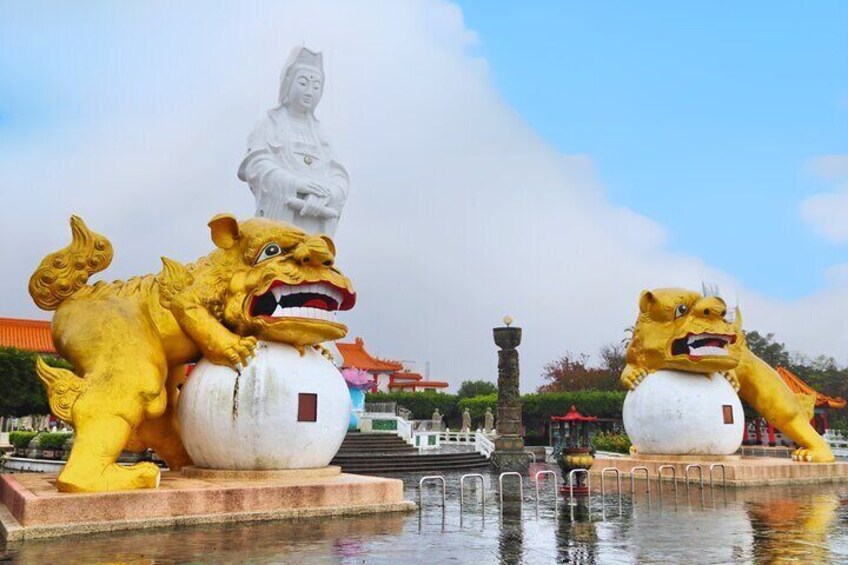 Tour For Cruise Guests: Keelung Tower, Heping Park, Fairy Cave