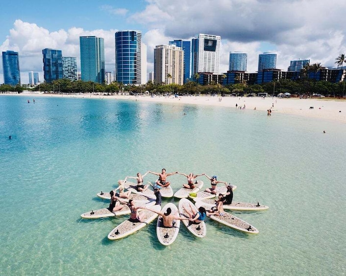 Honolulu: SUP (Standup Paddleboard) Yoga Class