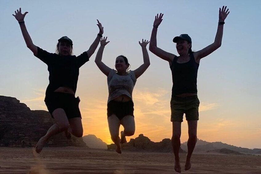 Full-day Private Jeep Tour with Bedouin in Wadi Rum