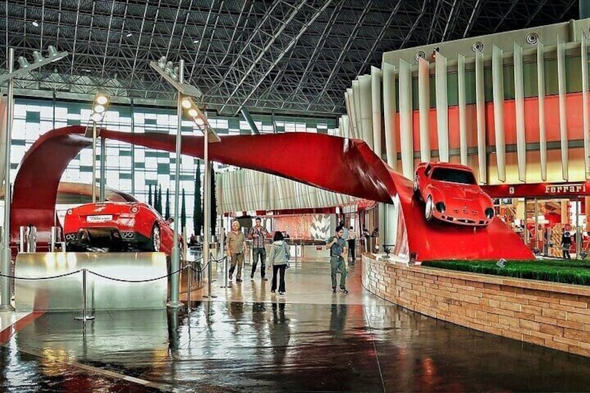 Ferrari world Inside 