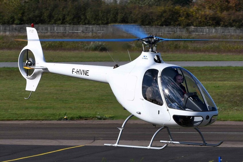 Picture 1 for Activity LE HAVRE: 20 minutes Helicopter Flying Lesson