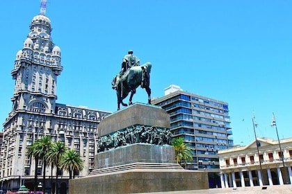 Montevideo City Tour EARLY BOOKING -20 OFF for Cruise Passengers