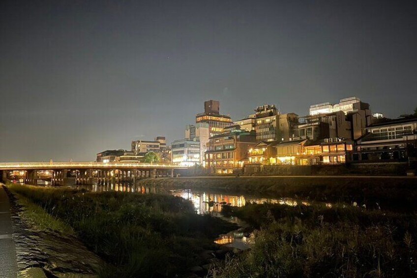 With someone you love: Illuminated Kyoto Tour by Bicycle