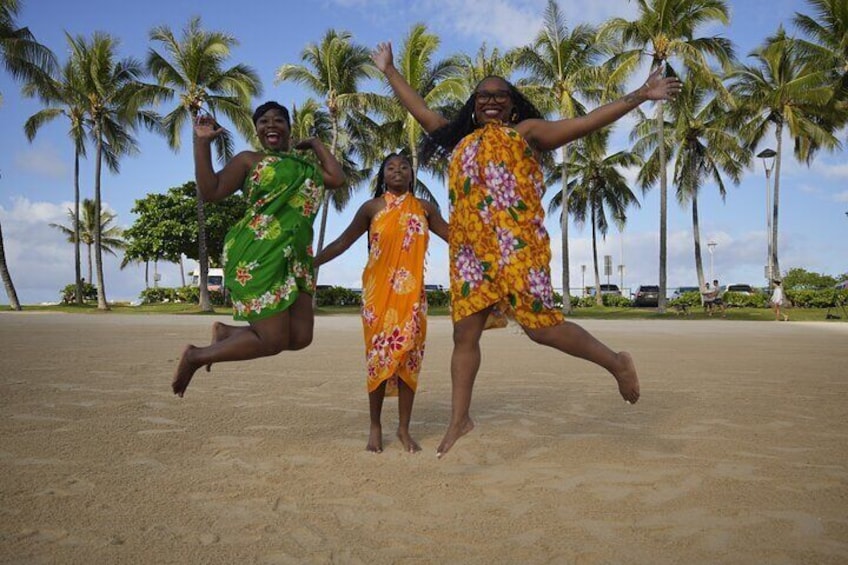 Group Photography Experience at Waikiki Beach