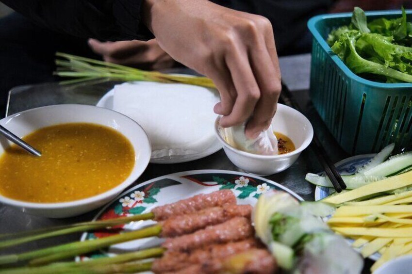 Hue Street Food Adventure by Cyclo:: Taste the Best of Hue