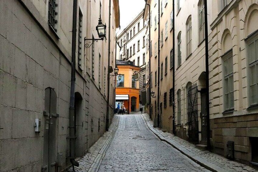 Ghosts of Stockholm's Old Town: A Self-Guided Walking Tour Game