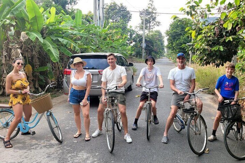 Private Tour to Cuchi Tunnels & Bike Village with Kayaking