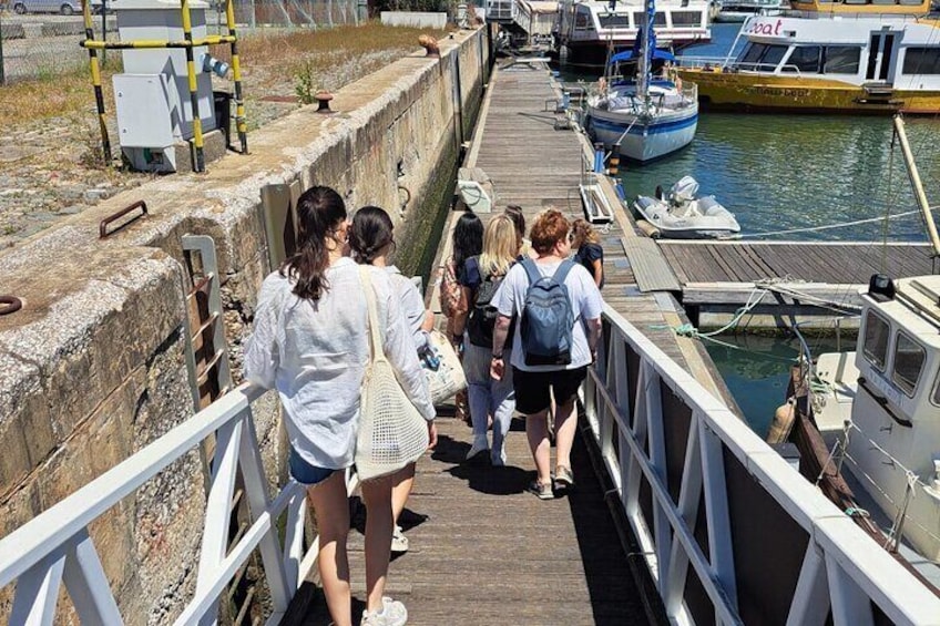 2 Hour Sailboat Sunset Tour by RiverMountain Lisbon