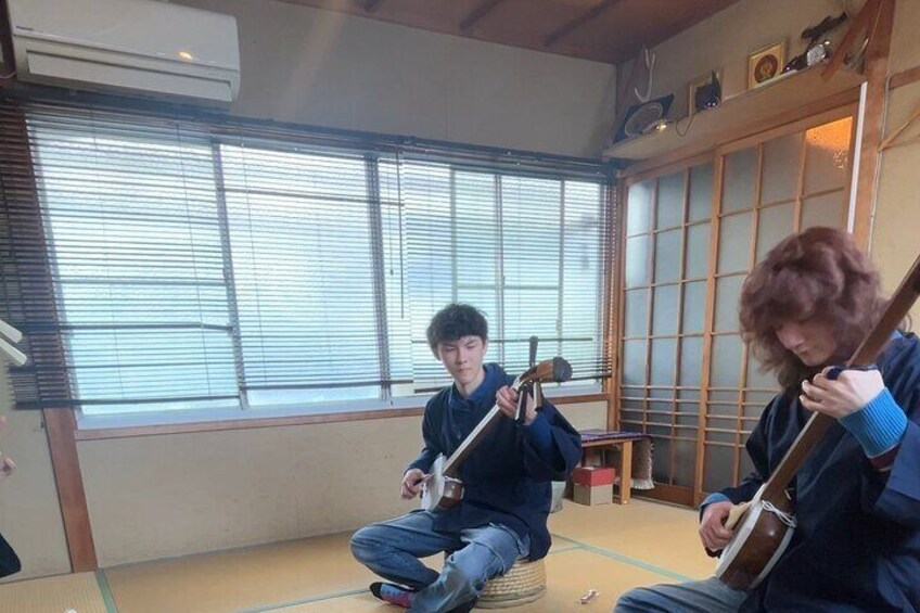45min Shamisen Introduction & Session in Kyoto