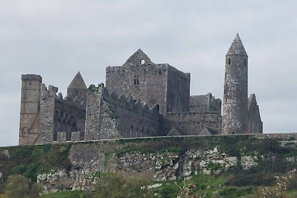 Kilkenny, Rock of Cashel & Cahir Castle Private Tour from Dublin