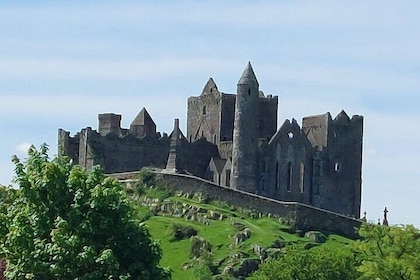 Kilkenny, Rock of Cashel & Cahir Castle Private Tour from Dublin