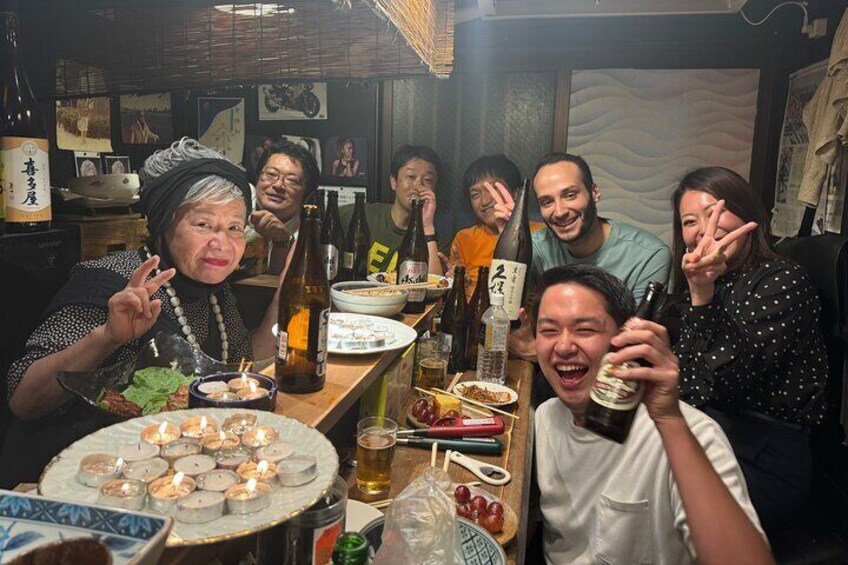 3 Hours Sake and Izakaya Tour in Kyoto with Miss Sake