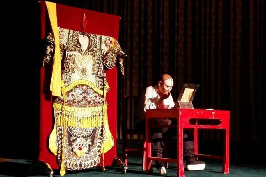 Beijing Opera Show in the Liyuan Theatre with Private Transfer