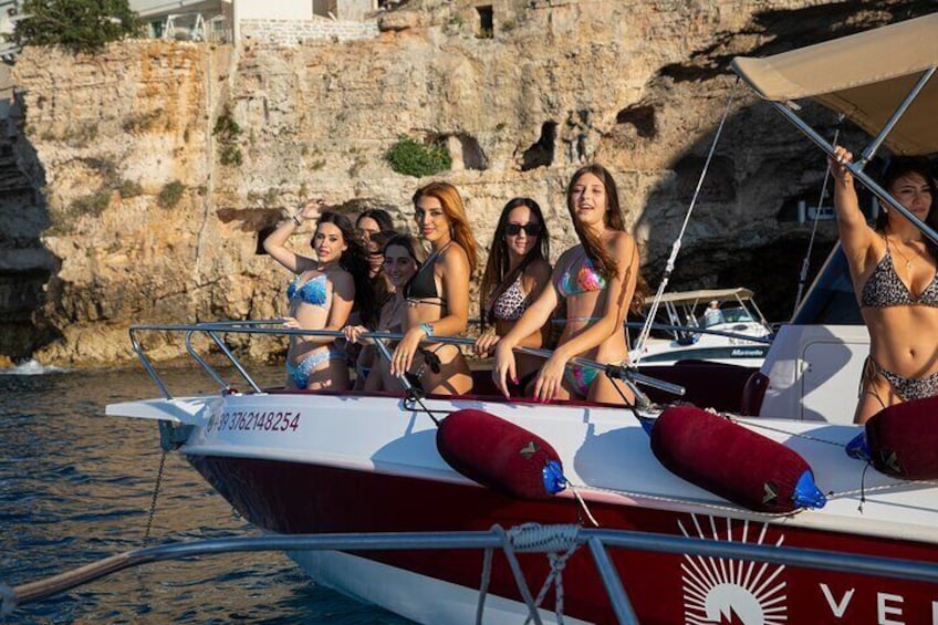 Monopoli: Exclusive Boat Party Experience