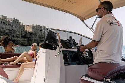 Exklusiv 4-timmars båtfestupplevelse i Monopoli