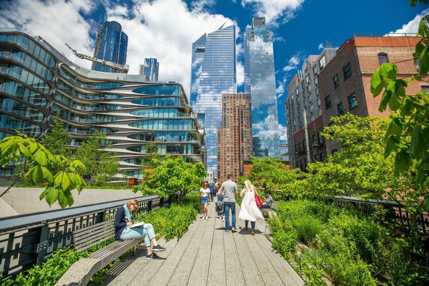 New York: High Line, Chelsea, Hudson Yards Walking Tour with Edge Admission