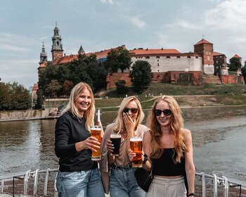 Kraków: Vistula River Sightseeing Cruise with Unlimited Beer