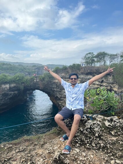 Bali: Nusa Penida One Day Car Charter Ticket