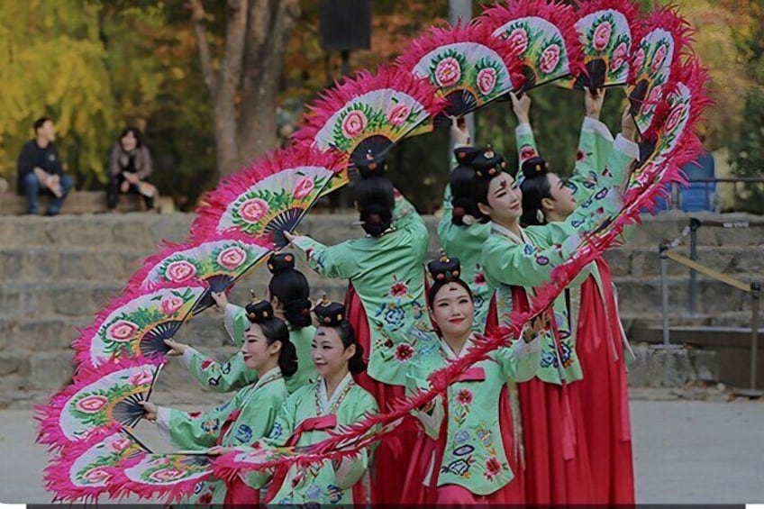 Private Korea Folk Village and UNESCO Fortress with Admission 