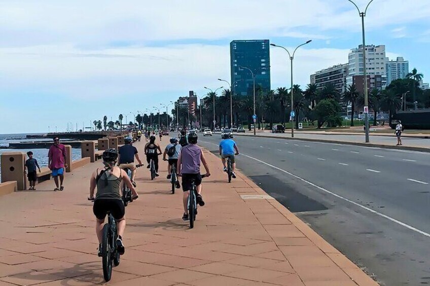 Montevideo Bike Tour for Cruise Passenger