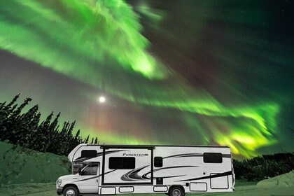 Luxury RV Aurora Chasing Tour with Photography