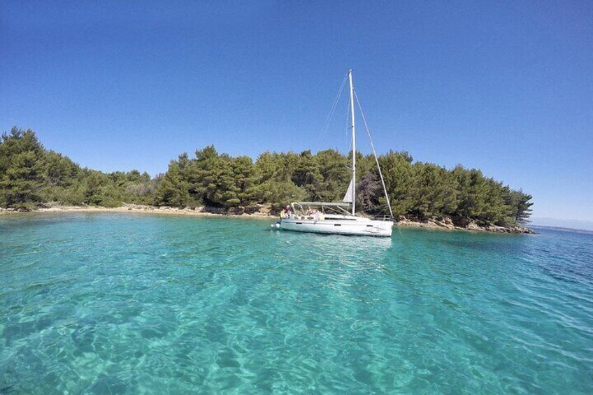 Island-Hopping, Swimming & Snorkeling SpeedBoat Tour from Zadar