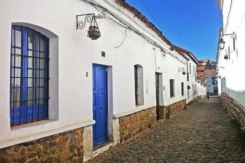 Historical and Cultural Walking Tour in Sucre with Guide