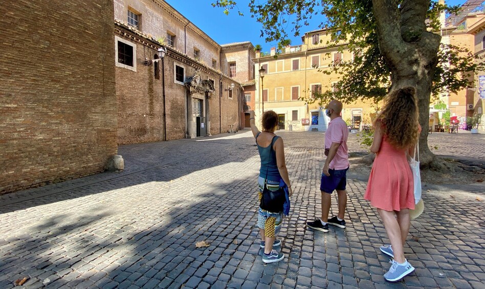 Private or Small Group Guided Tour of Trastevere & Its Undergrounds